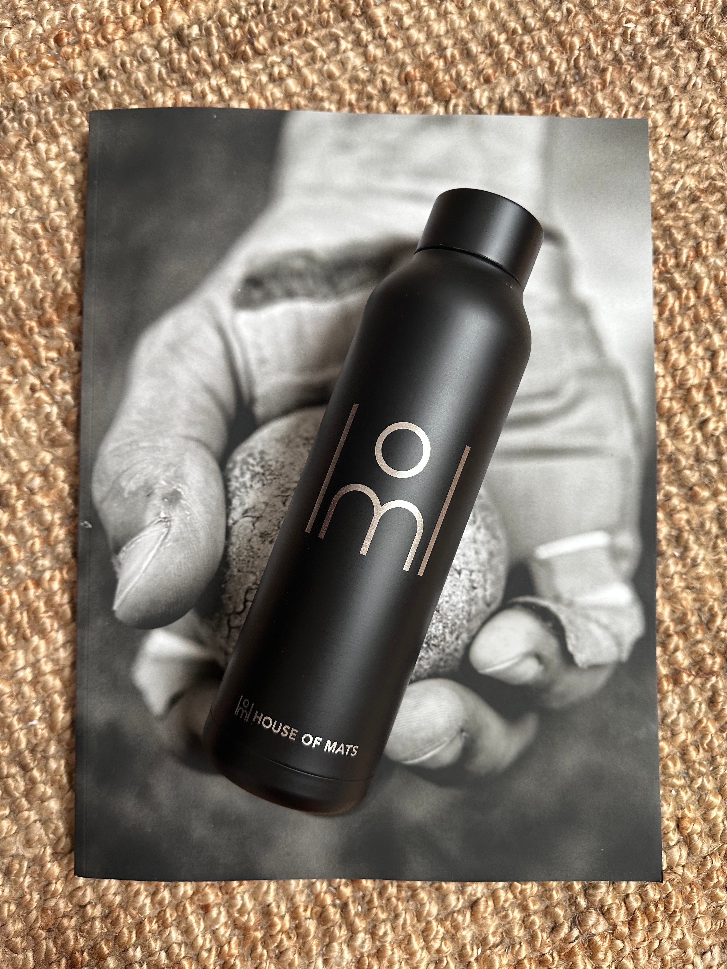 The unbeatable black bottle - 850ml